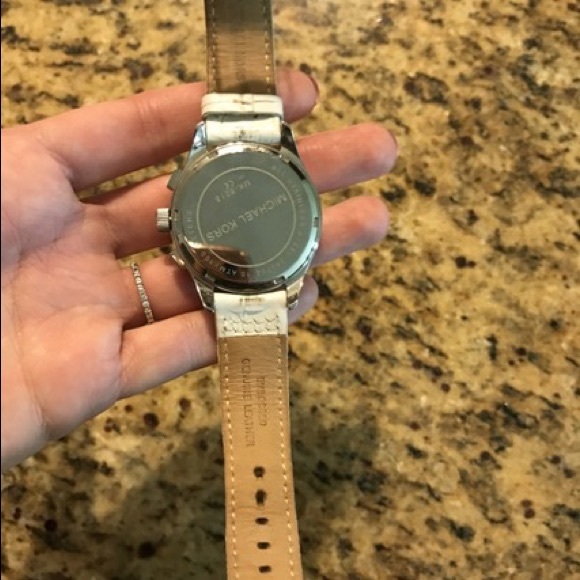 Michael Kors Leather Watch - Picture 7 of 8